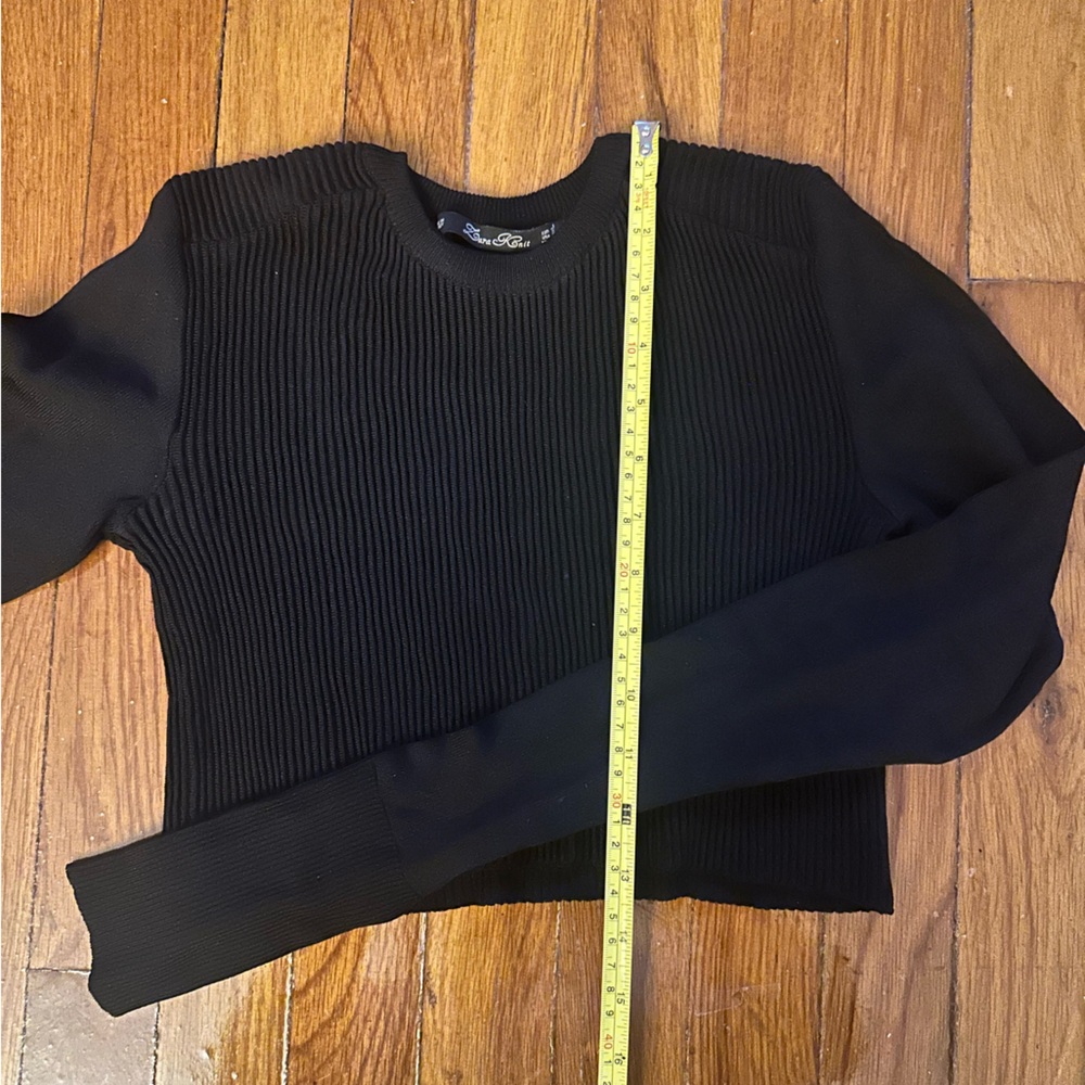 Zara cropped knitted top.